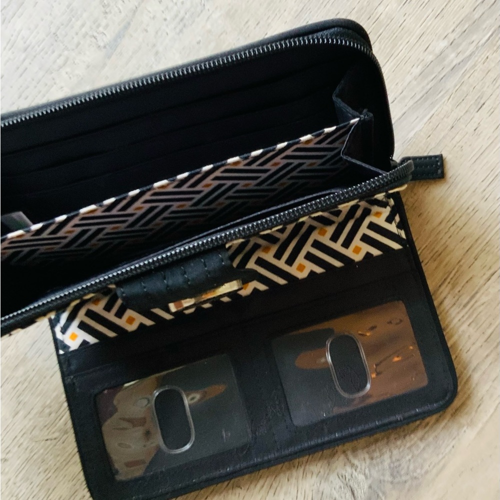 Vera Bradley Black Quilted Wallet OS - Picture 4 of 12